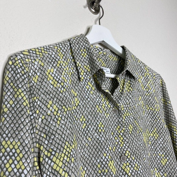 Equipment Femme Reptile Print Button up Blouse Sz XS - Picture 3 of 9